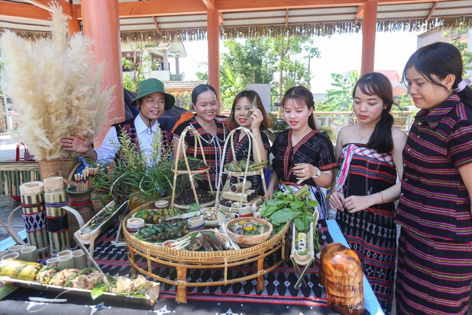 Thi ẩm thực tại phiên chợ vùng cao A Lưới