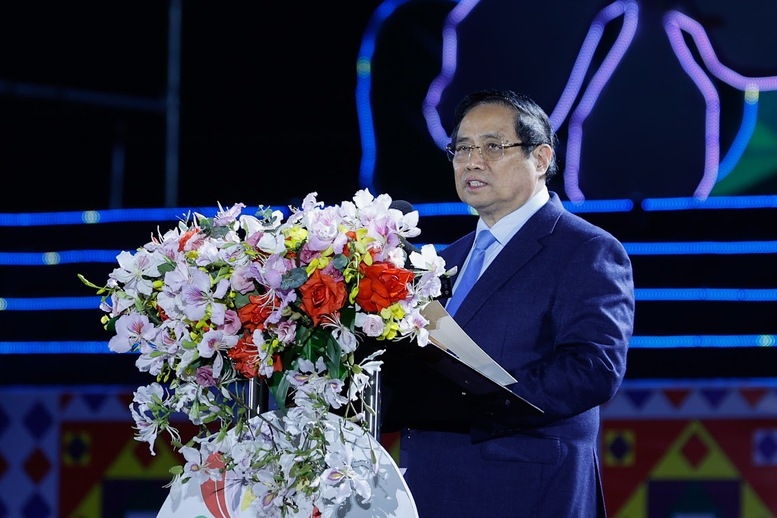 Thủ tướng yêu cầu các cấp, các ngành quan tâm, phối hợp chặt chẽ, hỗ trợ tỉnh Điện Biên thúc đẩy phát triển kinh tế - xã hội - Ảnh: VGP/Nhật Bắc