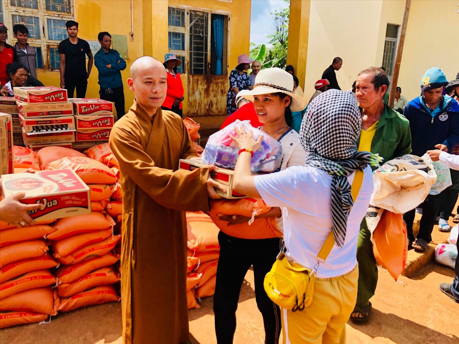 Các tôn giáo luôn tích cực tham gia hoạt động xã hội, từ thiện