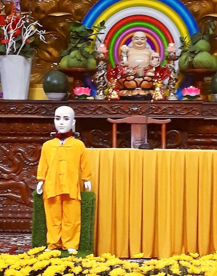 Robot “chú tiểu” của Việt Nam có thể tụng kinh Phật và trả lời khoảng 3.000 câu hỏi Phật pháp