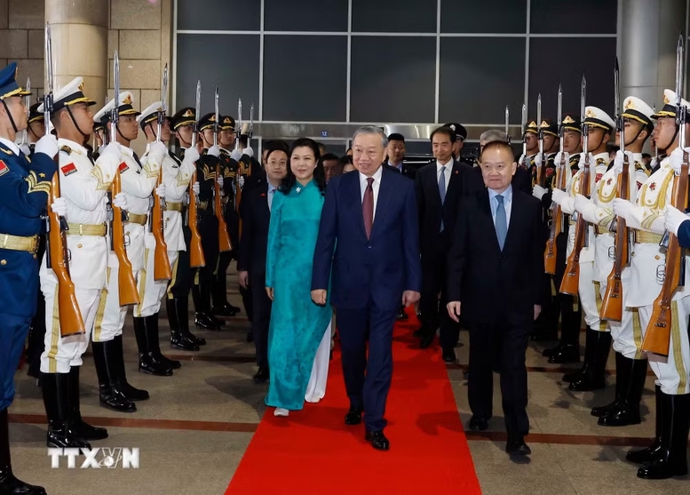 Lễ tiễn Tổng Bí thư, Chủ tịch nước Tô Lâm và Phu nhân tại ga Bắc Kinh Tây, Thủ đô Bắc Kinh - Ảnh: TTXVN