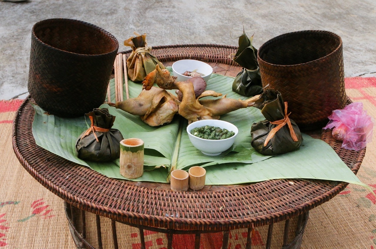 Mâm lễ vật cúng thần Sấm