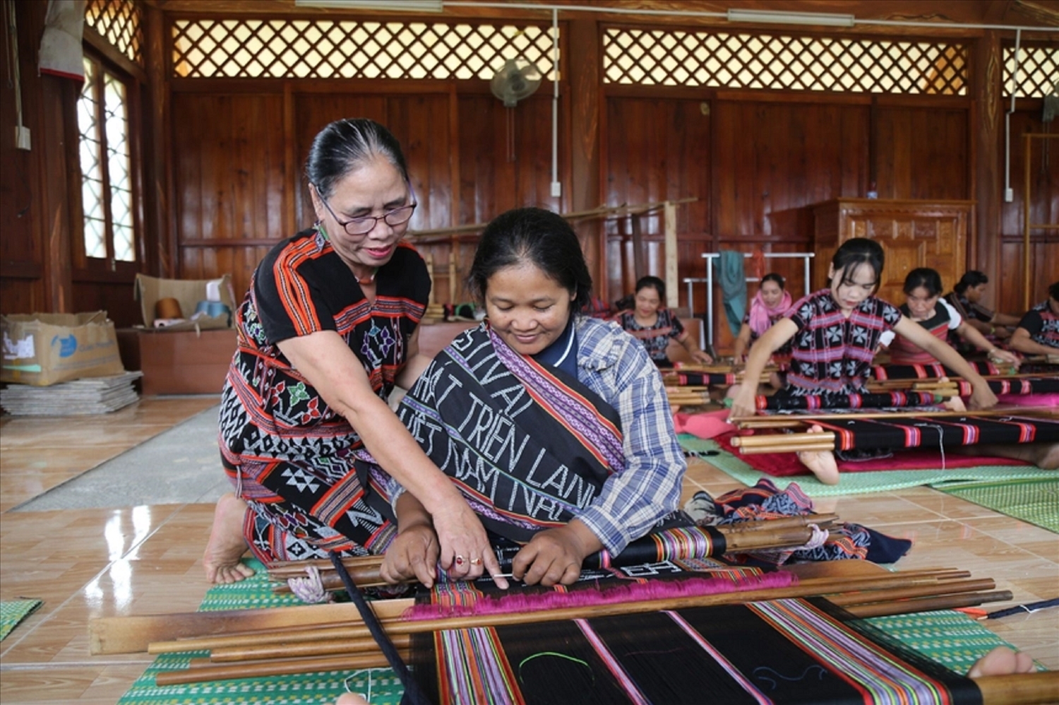 Vai trò của kinh tế tư nhân đang góp phần quan trọng vào sự phát triển vùng đồng bào dân tộc thiểu số và miền núi