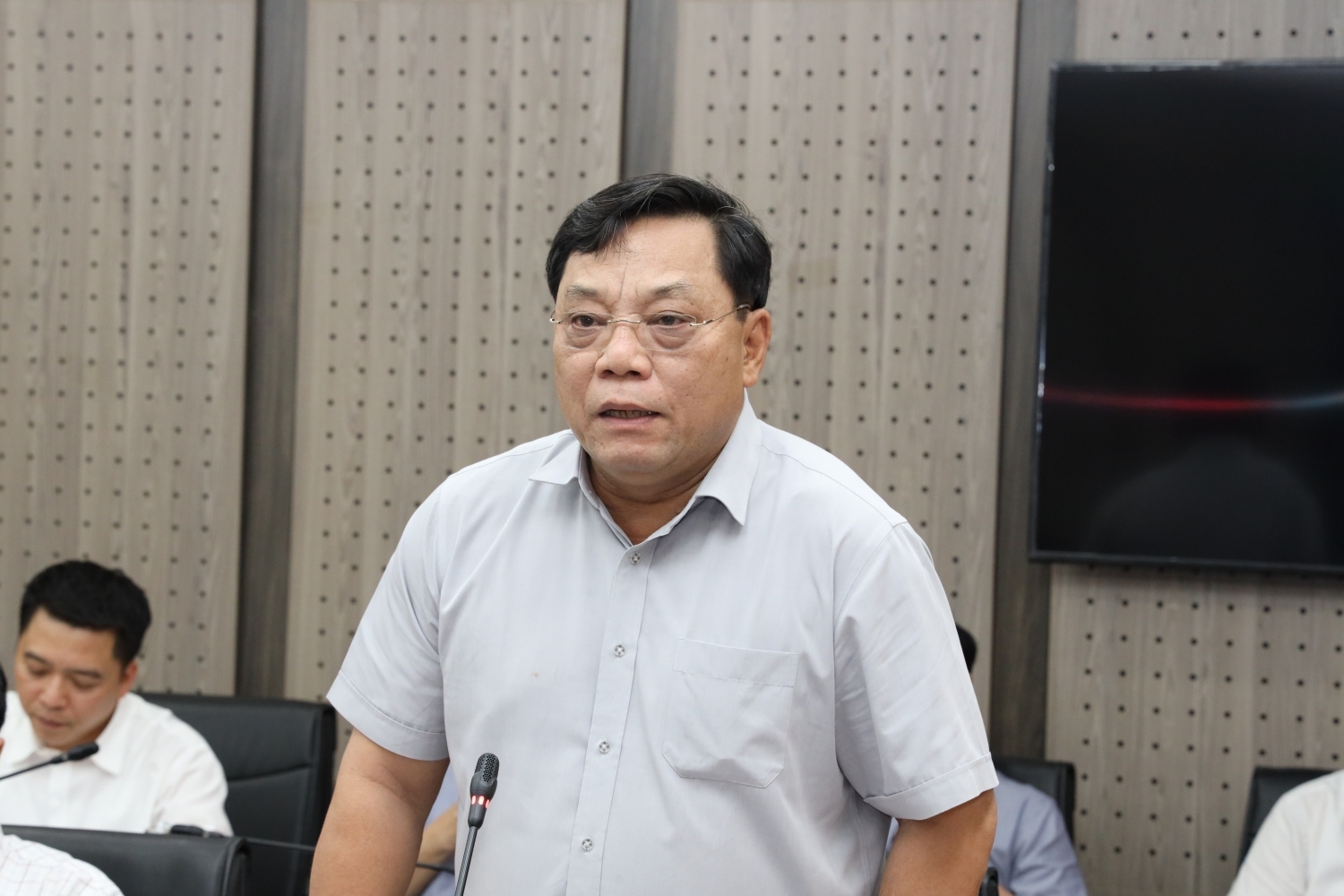 Thứ trưởng Bộ Dân tộc và Tôn giáo Nguyễn Hải Trung báo cáo một số khó khăn khi thực hiện nhiệm vụ