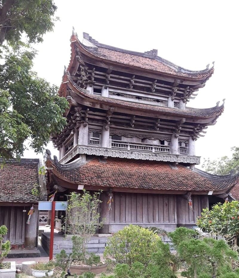 Chùa Keo còn bảo lưu nhiều cổ vật, bảo vật gắn với sự hình thành và phát triển của Chùa từ thế kỷ XVII