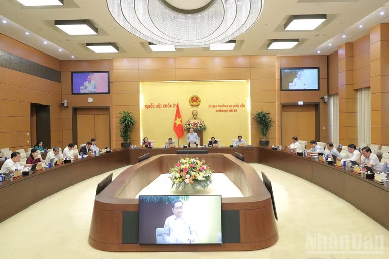 Quang cảnh phiên họp. (Ảnh: DUY LINH)