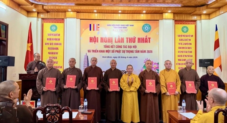 Ban Trị sự Giáo hội Phật giáo Việt Nam tỉnh Ninh Bình, nhiệm kỳ 2026-2031 nhận Quyết định chuẩn y nhân sự