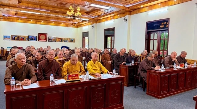 Chư tôn đức Ban Trị sự Giáo hội Phật giáo Việt Nam tỉnh Ninh Bình tham dự Hội nghị lần thứ I