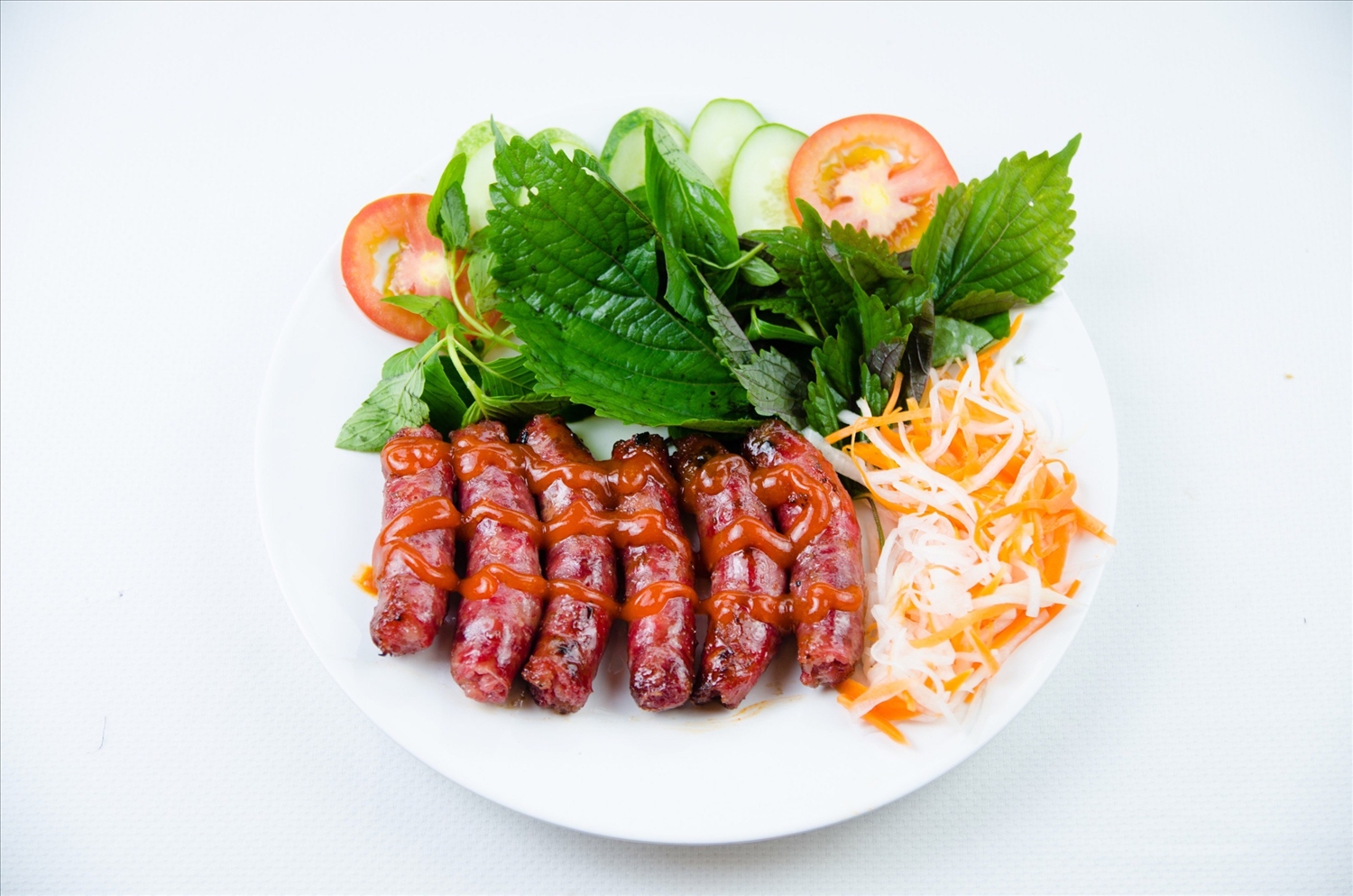 Tung Lò Mò (lạp xưởng bò) - món ngon đặc biệt của người Chăm ở An Giang