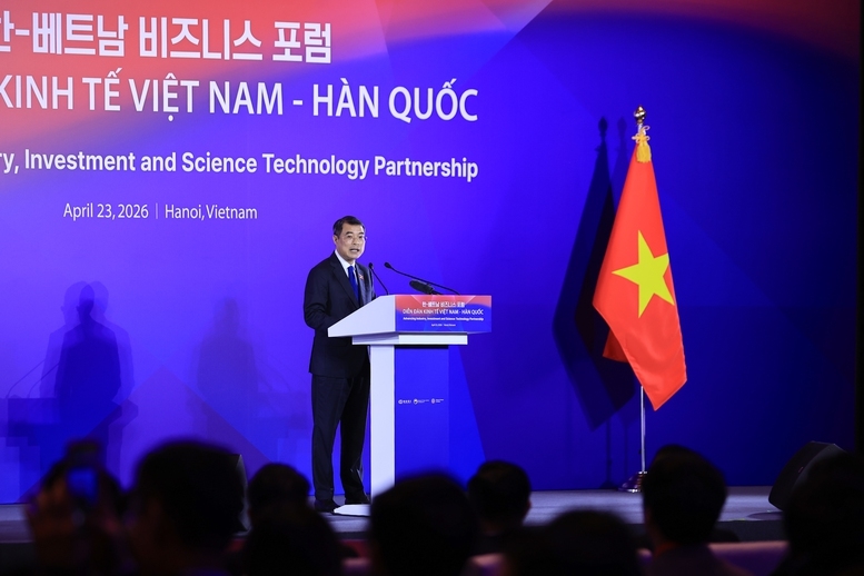 Trên tinh thần đó và mong nhận được sự đồng thuận của cộng đồng doanh nghiệp hai nước, Thủ tướng Lê Minh Hưng đề xuất ba định hướng hợp tác trong thời gian tới - Ảnh: VGP/Nhật Bắc