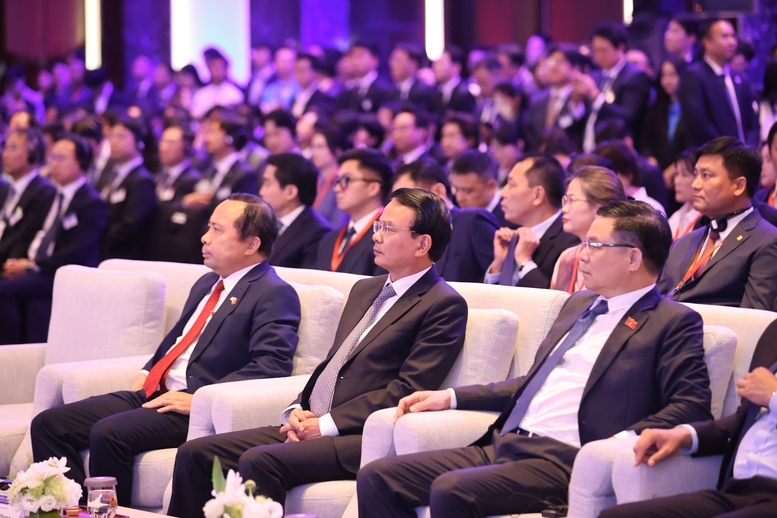 Lãnh đạo các bộ, ngành Việt Nam tham dự Diễn đàn - Ảnh: VGP/Nhật Bắc