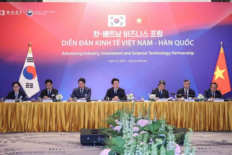 Tổng thống Lee Jae Myung cho rằng, hai bên phải xây dựng một hệ thống hợp tác vững chắc để nền kinh tế hai nước không bị ""lung lay" trước những cú sốc bên ngoài - Ảnh: VGP/Nhật Bắc