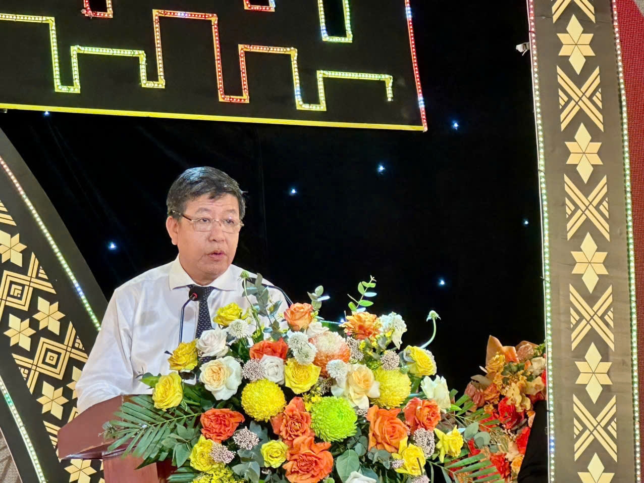 Phó Chủ tịch Thường trực Ủy ban Nhân dân Thành phố Hà Nội Dương Đức Tuấn phát biểu
