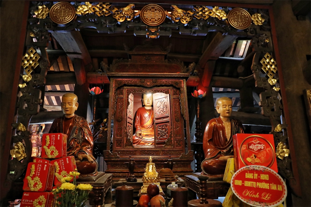 Bộ tượng Tam Tổ Trúc Lâm chùa La ở Bắc Ninh 