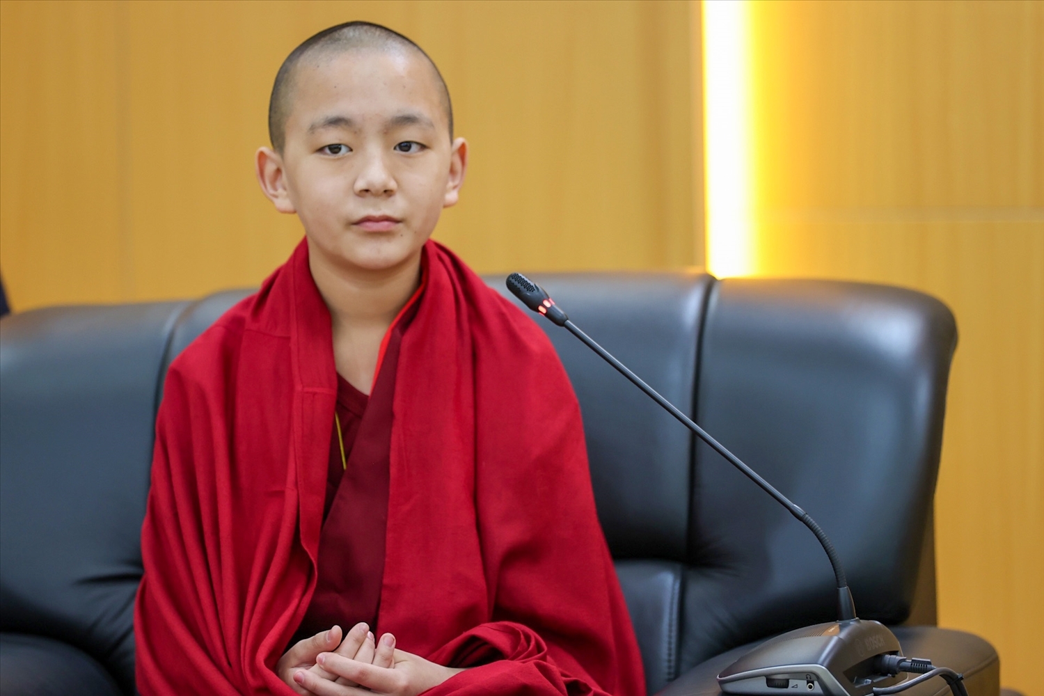Chia sẻ ấn tượng khi lần thứ hai thăm Việt Nam, Hoàng tôn Vairochana Rinpoche vui mừng nhận thấy sự phát triển của Việt Nam - một đất nước tươi đẹp, hạnh phúc, con người Việt Nam an lạc, thân thiện, mến khách. Ảnh: Lê Anh Dũng