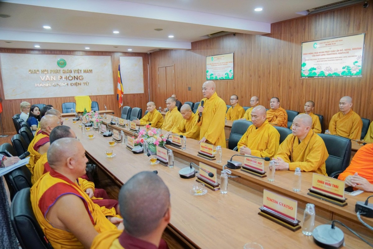 Hòa thượng Thích Huệ Thông - Phó Chủ tịch Hội đồng Trị sự, Trưởng ban Pháp chế Trung ương Giáo hội Phật giáo Việt Nam phát biểu.