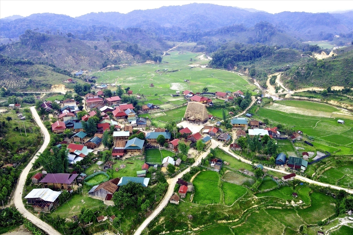 The ethnic minority and mountainous areas have made significant progress, becoming one of the important driving forces promoting economic restructuring, creating jobs and improving livelihoods for local people