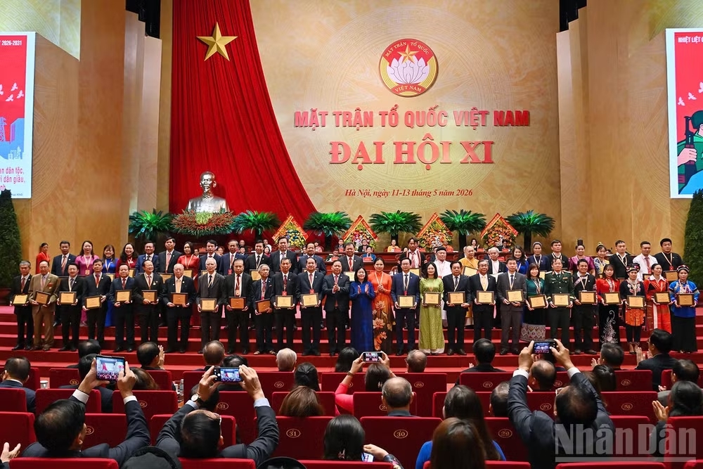 Đại hội chia tay các đồng chí Ủy viên Ủy ban Trung ương Mặt trận Tổ quốc Việt Nam khóa X thôi không tham gia khóa XI.