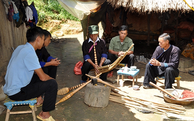 Muốn hiểu tâm hồn đồng bào vùng cao, hãy lắng nghe tiếng khèn Mông giữa phiên chợ, tiếng hát Then của người Tày bên bếp lửa hay điệu xòe Thái rộn ràng trong đêm hội bản…