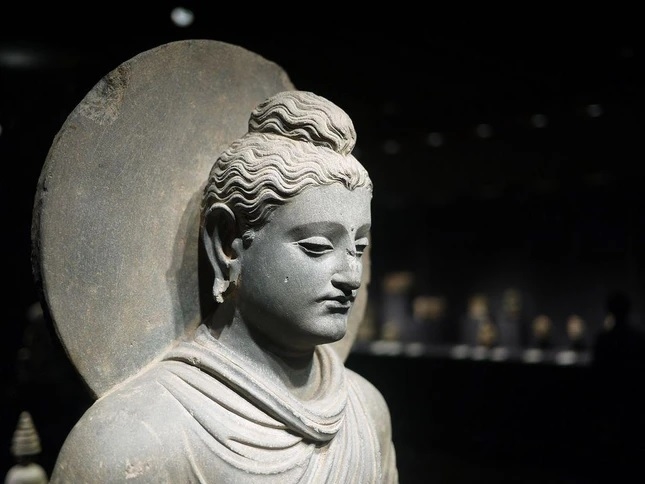 Pháp tướng Đức Thế Tôn theo trường phái nghệ thuật Gandhara.