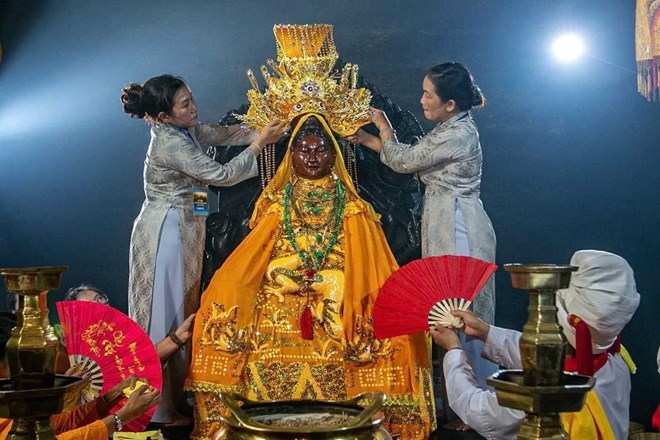 Bảo tồn di sản văn hóa truyền thống tín ngưỡng thờ Mẫu Thiên Y A Na trong không gian phát triển mới được tỉnh Khánh Hòa quan tâm (Ảnh: Báo Lao động)