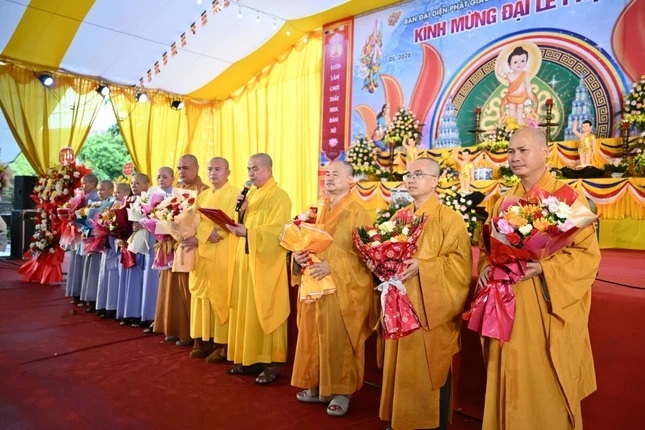 Tân Ban Đại diện Phật giáo liên xã Vụ Bản ra mắt tại buổi lễ.