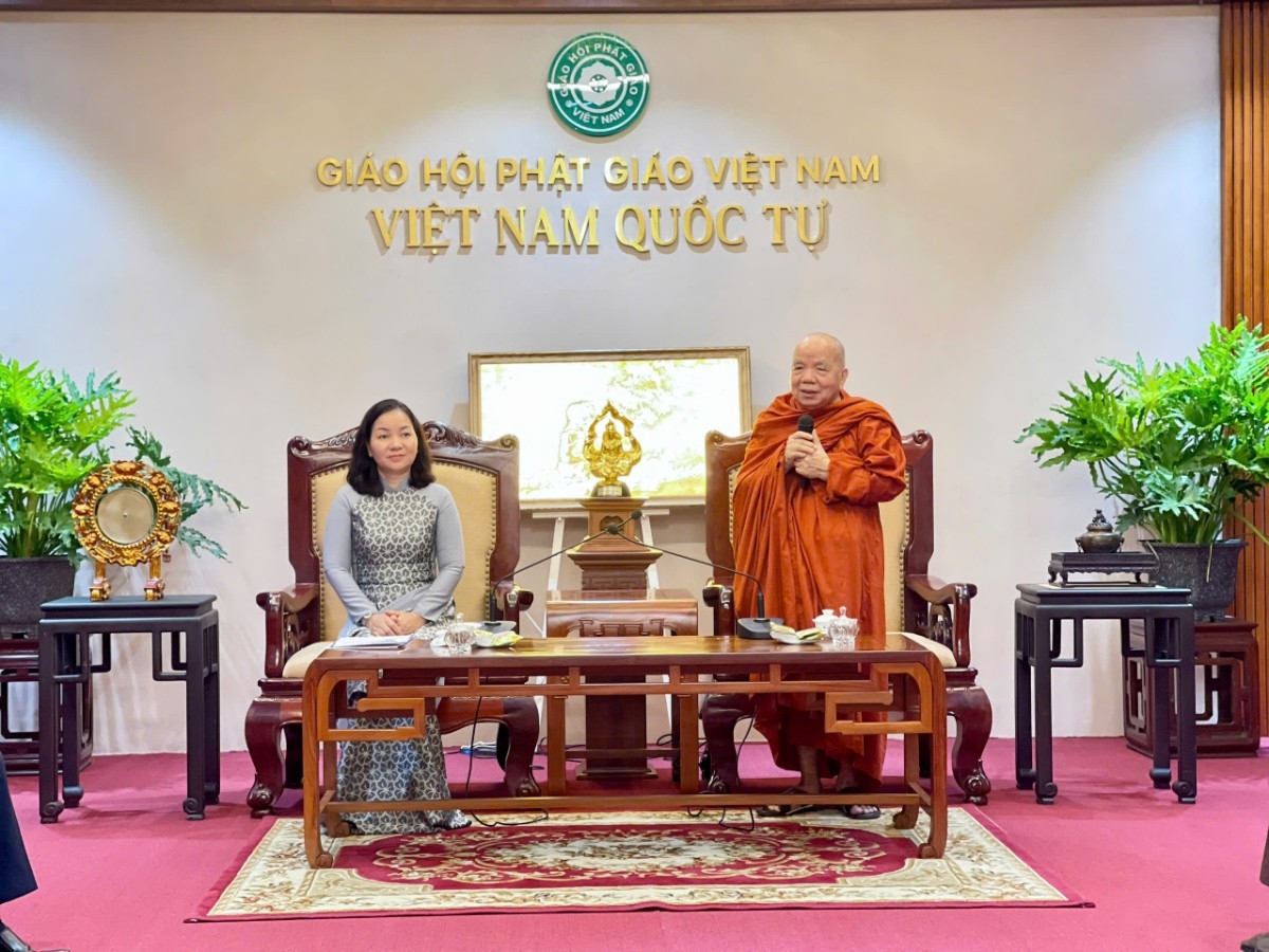 Hòa thượng Thích Thiện Tâm - Phó Chủ tịch Hội đồng Trị sự, Chứng minh Ban Trị sự Giáo hội Phật giáo Việt Nam Thành phố Hồ Chí Minh phát biểu tại buổi họp mặt.