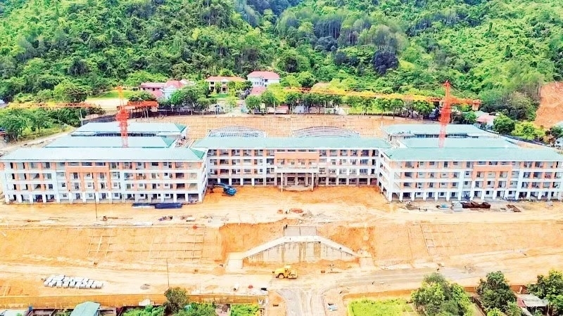 Gấp rút hoàn thiện dự án Trường Phổ thông nội trú liên cấp Tiểu học và Trung học cơ sở xã Phong Thổ, tỉnh Lai Châu. (Ảnh: TTXVN)
