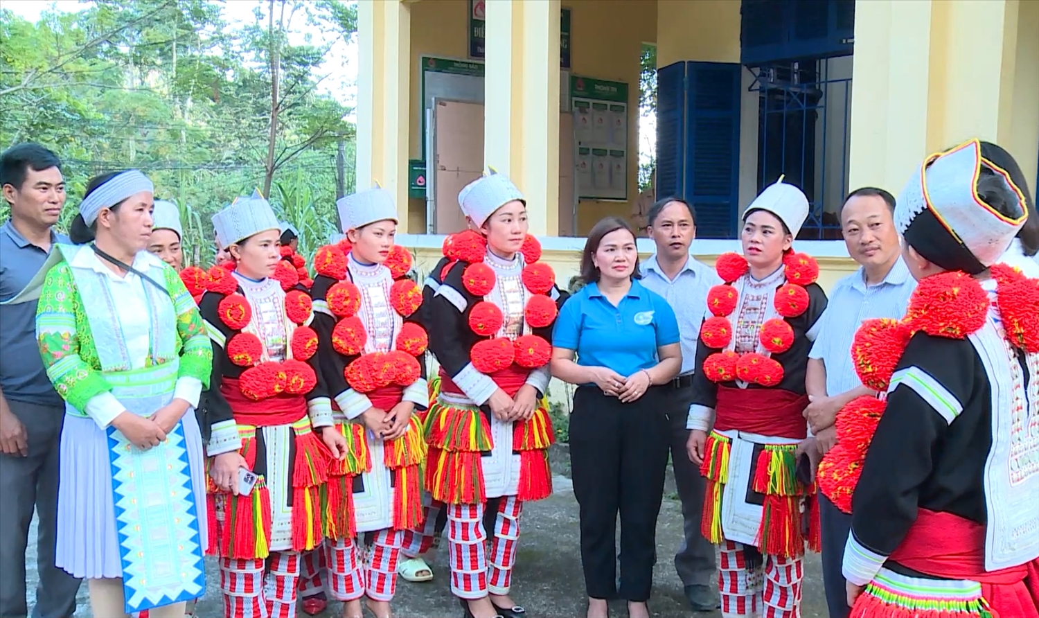 Cán bộ xã Côn Lôn (tỉnh Tuyên Quang) tuyên truyền, phổ biến giáo dục pháp luật cho đồng bào dân tộc thiểu số