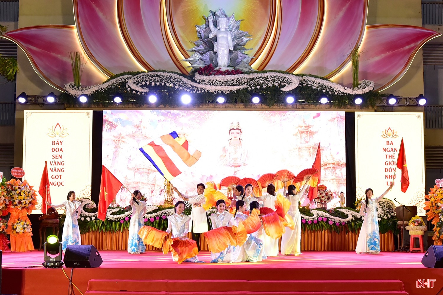Chương trình văn nghệ chào mừng Đại lễ Phật đản Phật lịch 2570.