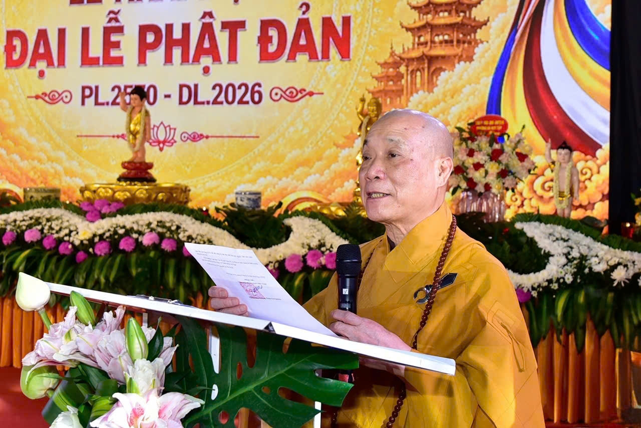 Hòa thượng Thích Bảo Nghiêm - Phó Chủ tịch Hội đồng Trị sự, Trưởng ban Hoằng pháp Trung ương, Trưởng ban Trị sự Giáo hội Phật giáo Việt Nam tỉnh đọc Thông điệp Phật đản Phật lịch 2570 - Dương lịch 2026 của Pháp chủ Giáo hội Phật giáo Việt Nam.