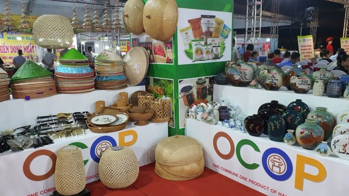 Theo Quyết định số 26/2026/QĐ-TTg, sản phẩm OCOP được xác định là sản phẩm đặc sản, đặc sắc, có nguồn gốc và mang đặc trưng của địa phương, gắn với giá trị văn hóa truyền thống, bảo đảm an toàn thực phẩm, bảo vệ môi trường và trách nhiệm xã hội, hướng tới phát triển xanh, bền vững