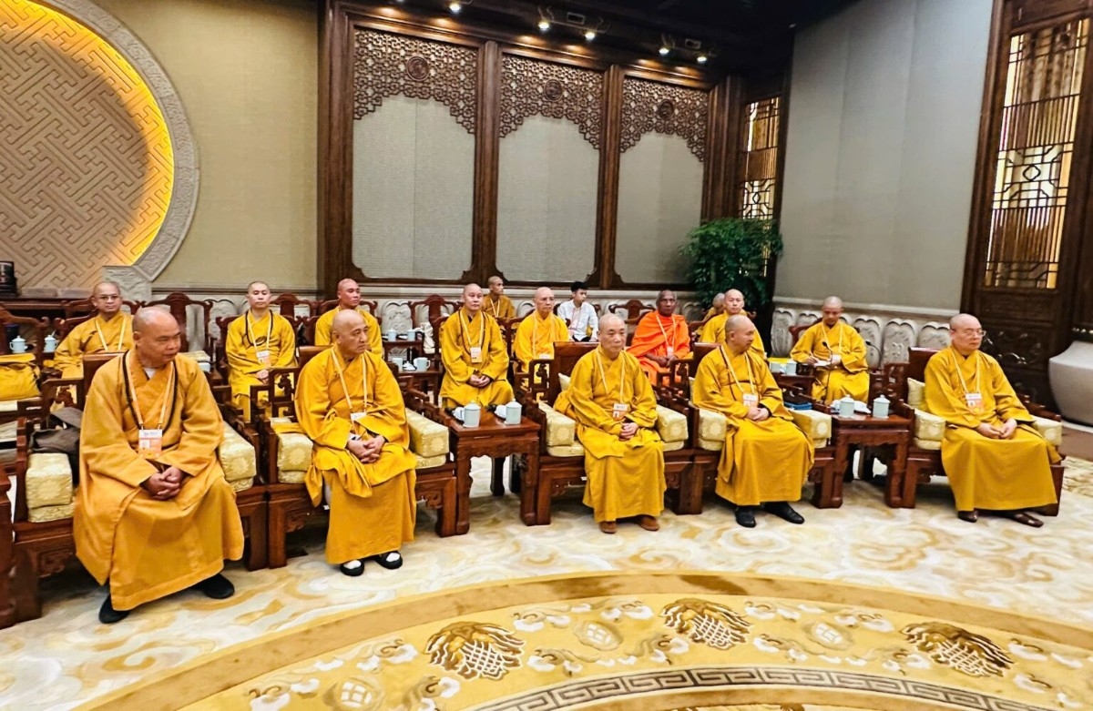 Chư tôn đức thành viên Đoàn Giáo hội Phật giáo Việt Nam tham dự buổi tiếp.