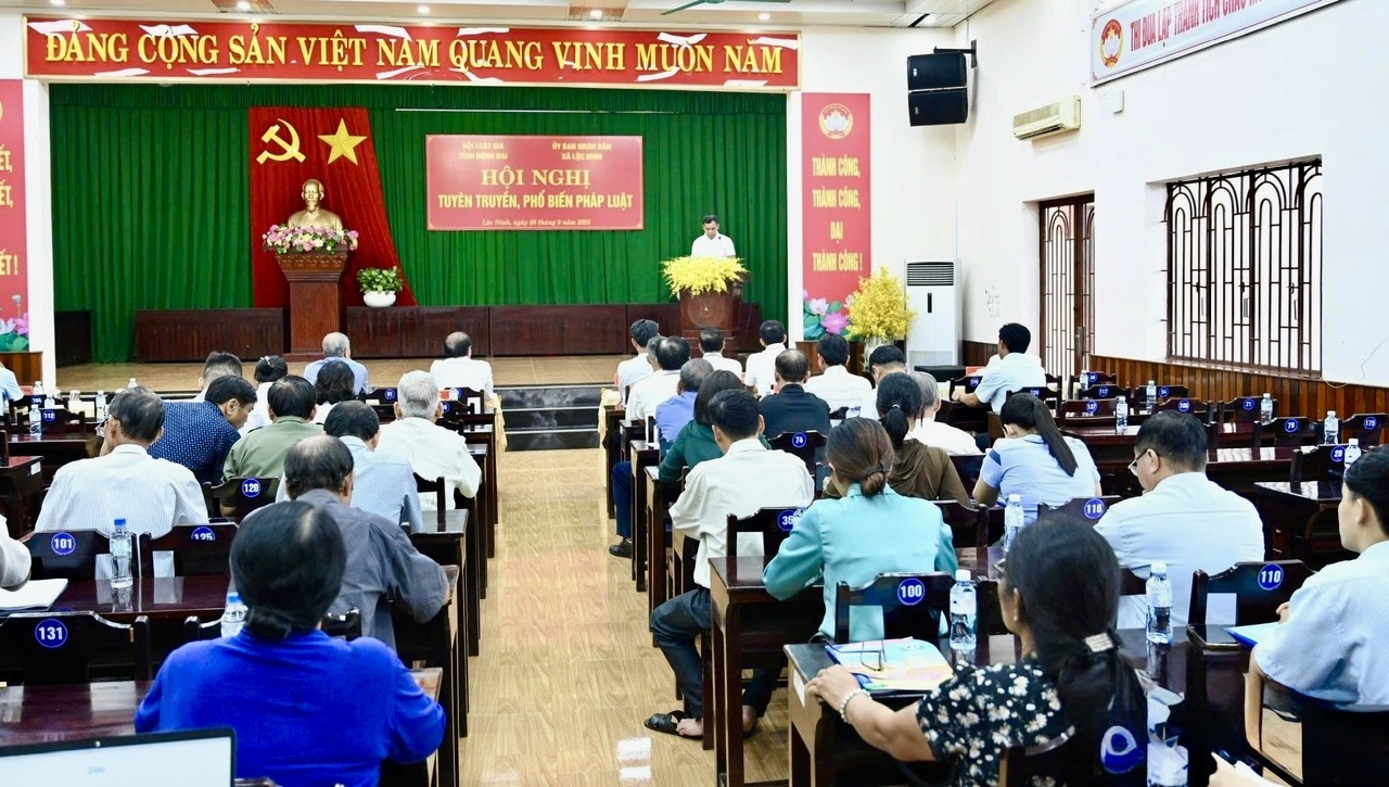 Hội nghị tuyên truyền, phổ biến, giáo dục pháp luật cho người dân xã Lộc Ninh