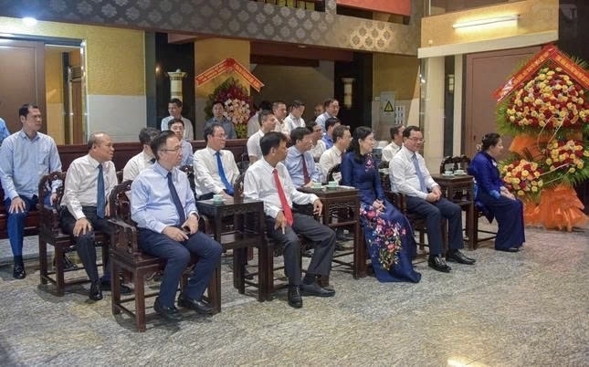 Các thành viên Đoàn Lãnh đạo Đảng, Nhà nước, Ủy ban Trung ương Mặt trận Tổ quốc Việt Nam tại buổi thăm.
