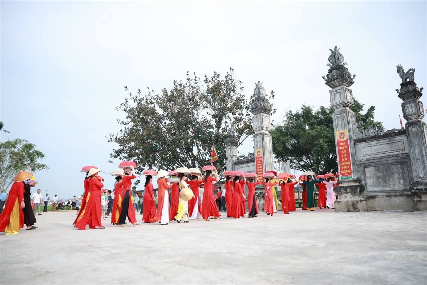 Lễ hội đình Sừng, xã Giai Lạc (tỉnh Nghệ An), lễ tế chính diễn ra vào ngày 15/3 Âm lịch.