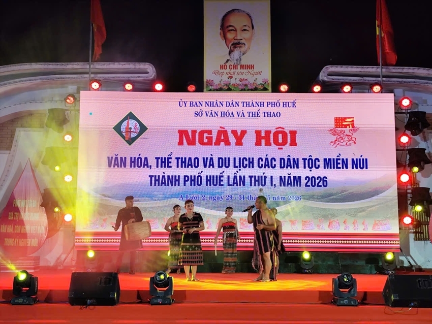 Liên hoan nghệ thuật quần chúng với các thể loại dân ca tại Ngày hội (Ảnh: Huế ngày nay Online))