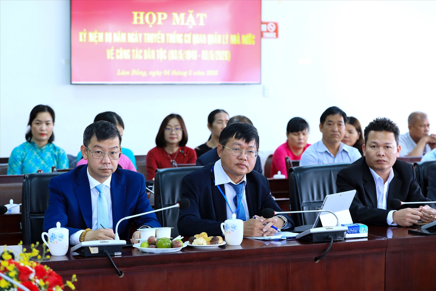 Đông đảo các đại biểu Sở Dân tộc và Tôn giáo Lâm Đồng dự họp mặt Kỷ niệm 80 năm Ngày Truyền thống dân tộc