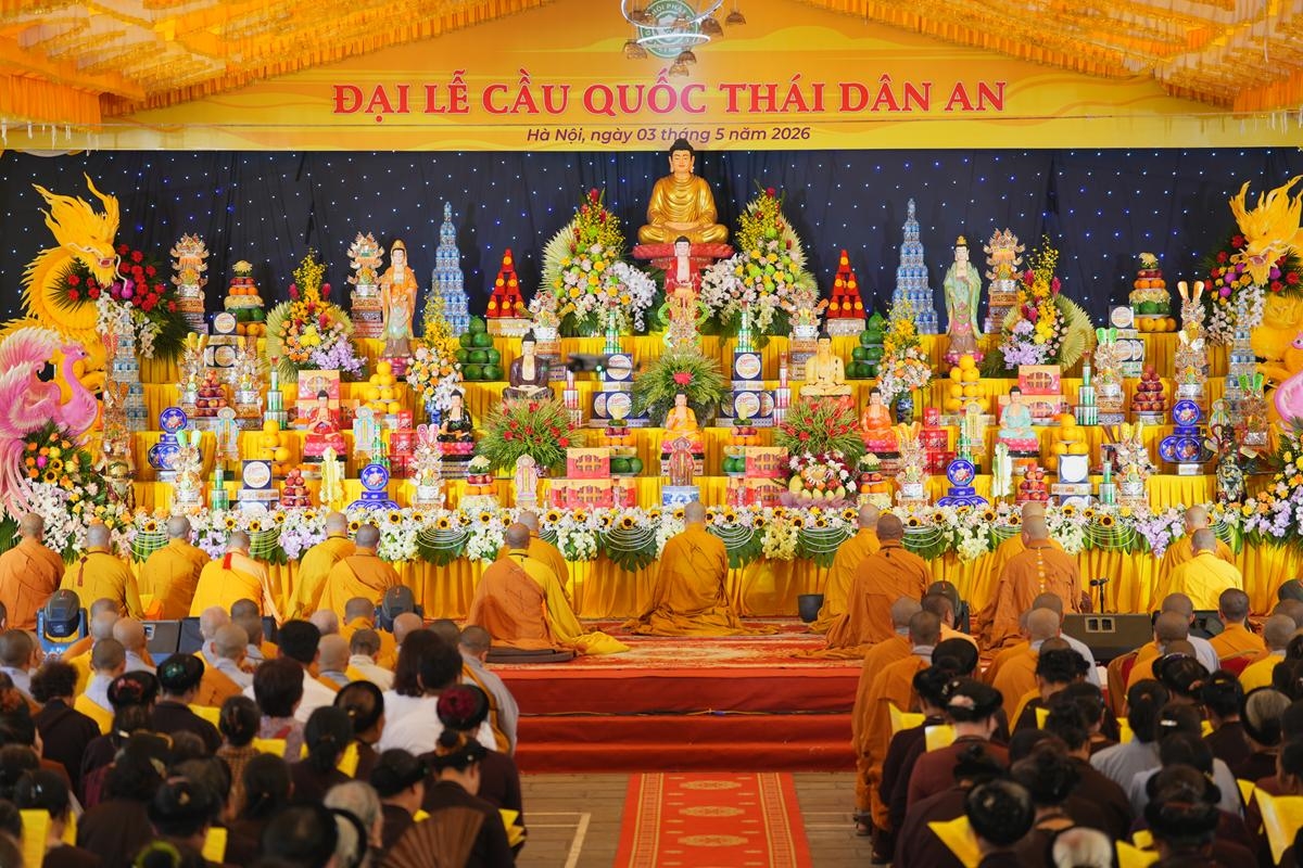 Quang cảnh Đại lễ cầu quốc thái dân an và cầu nguyện Thủ đô Hà Nội phát triển tầm nhìn 100 năm phồn vinh, thịnh vượng.
