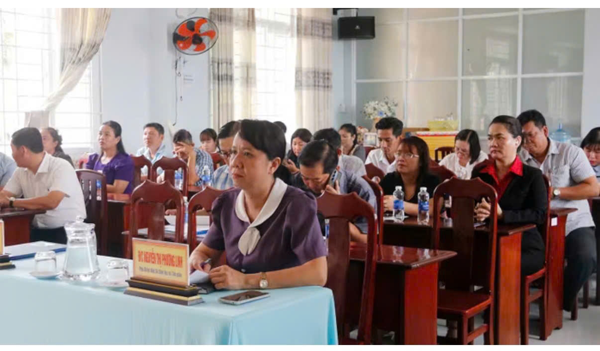 Các đại biểu Sở Dân tộc và Tôn giáo tỉnh An Giang dự họp mặt Kỷ niệm 80 năm Ngày Truyền thống dân tộc