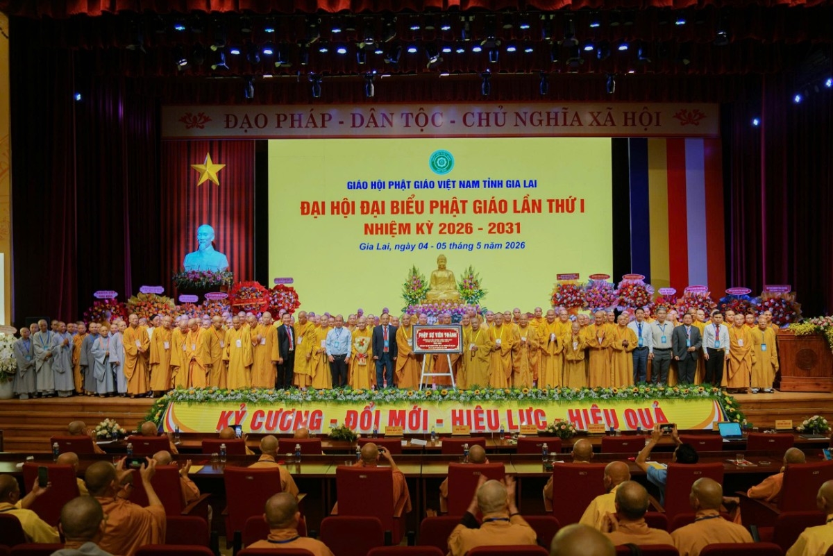 Các đại biểu tham dự Đại hội đại biểu Phật giáo tỉnh Gia Lai lần thứ I, nhiệm kỳ 2026-2031 chụp ảnh lưu niệm