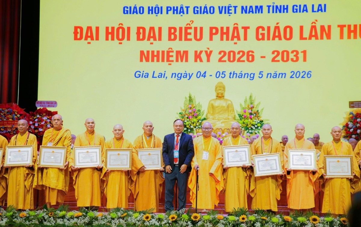 Các cá nhân nhận Bằng khen của Ủy ban Nhân dân tỉnh Gia Lai trao tặng