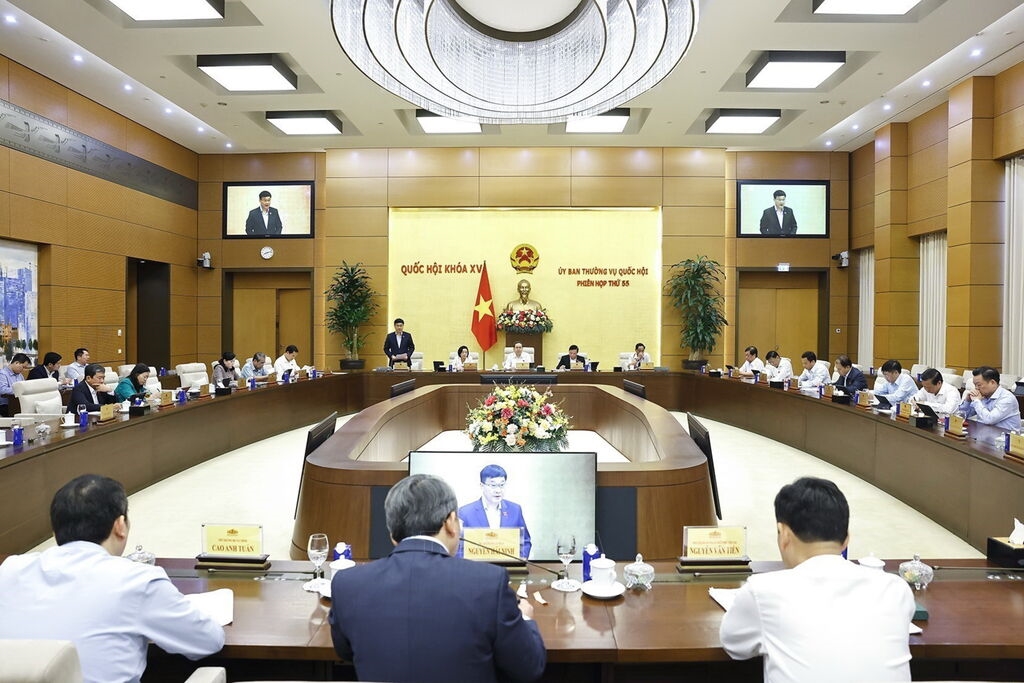 Ủy ban Thường vụ Quốc hội cho ý kiến về Luật Tín ngưỡng, tôn giáo (sửa đổi). (Nguồn: TTXVN)