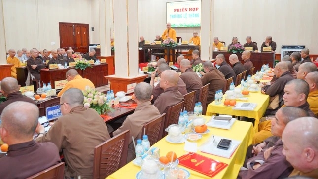 Quang cảnh phiên họp.