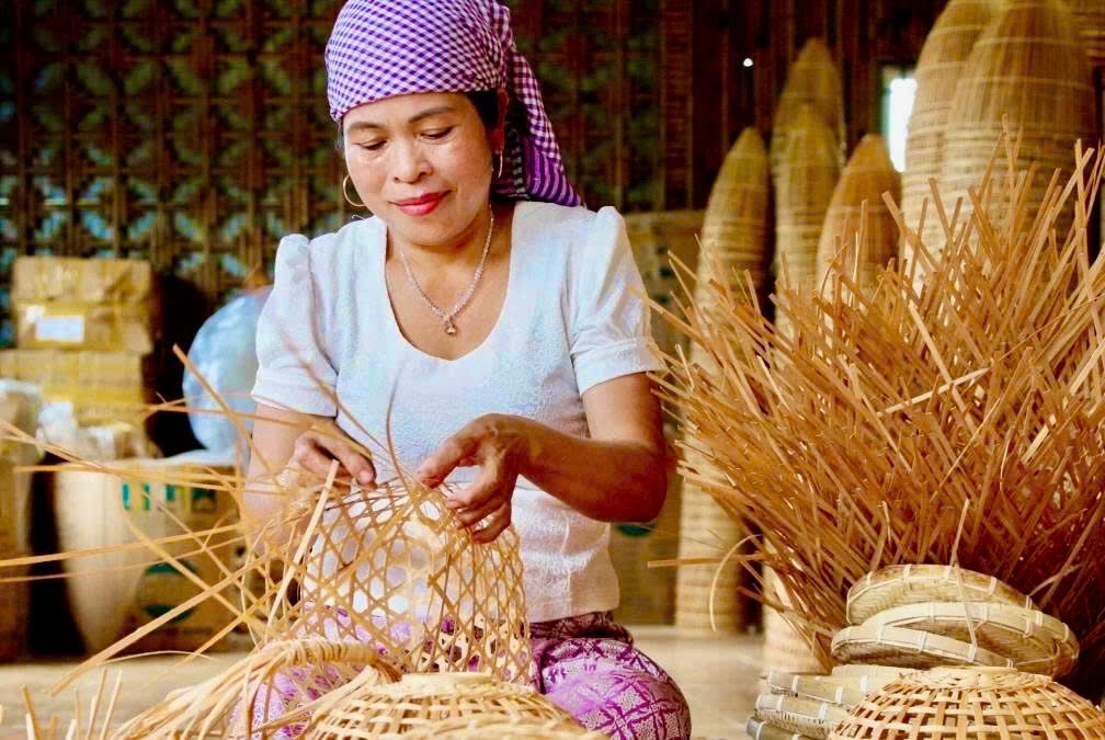 Nghề truyền thống giúp đồng bào Khmer Thuận Hòa ổn định thu nhập