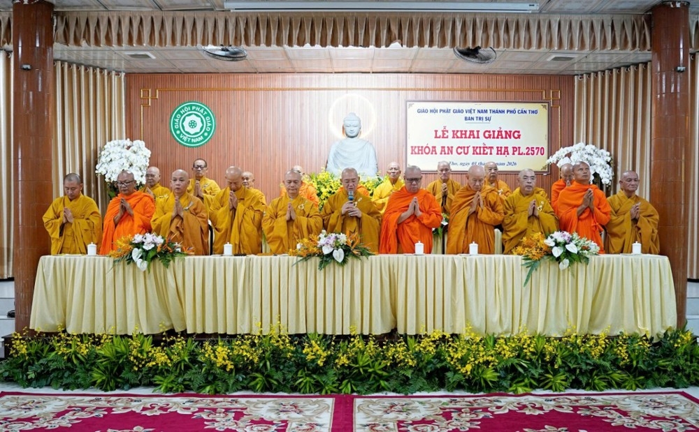 Lễ khai giảng khóa An cư kiết hạ Phật lịch 2570 tại thiền viện Trúc Lâm Phương Nam, thành phố Cần Thơ.