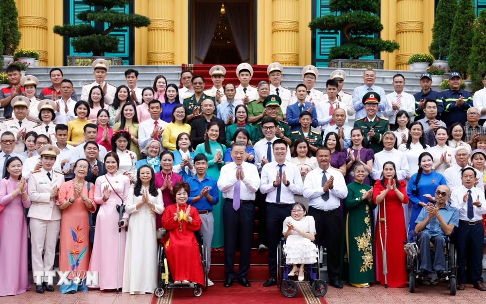 Tổng Bí thư, Chủ tịch nước Tô Lâm và các đại biểu - Ảnh: TTXVN