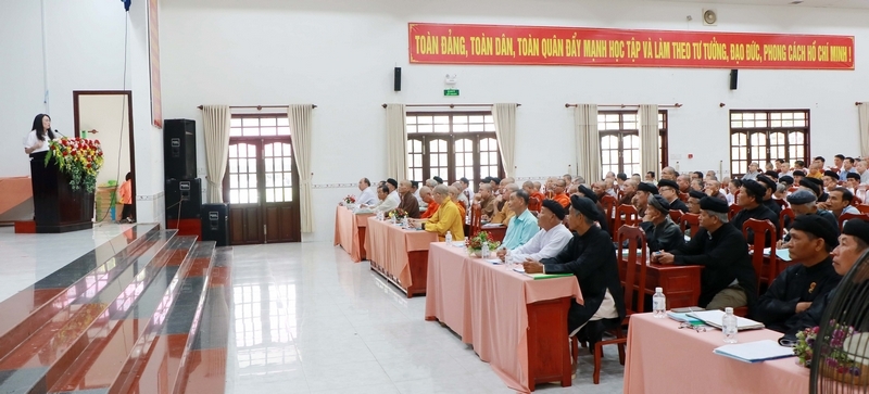 Tỉnh Vĩnh Long tổ chức tuyên truyền, phổ biến pháp luật về tín ngưỡng, tôn giáo cho chức sắc, chức việc, người đại diện các tổ chức tôn giáo, ban quản lý cơ sở tín ngưỡng