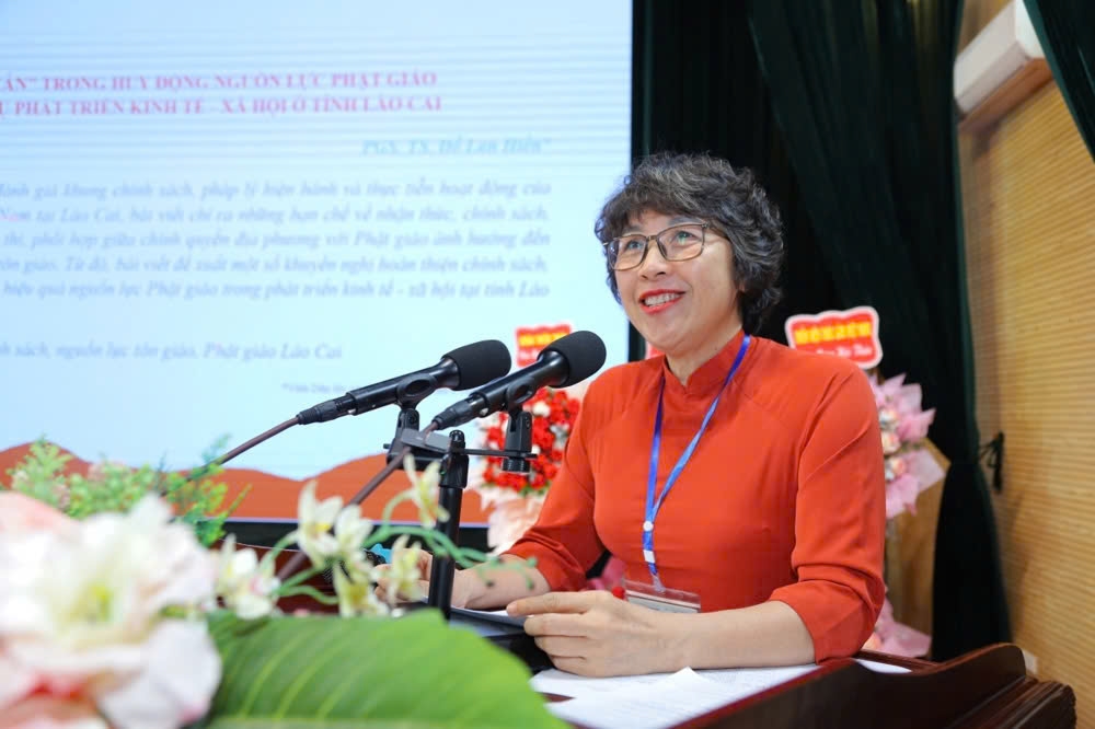 PGS. TS. Đỗ Lan Hiền - Nguyên Viện trưởng Viện Tín ngưỡng, Tôn giáo thuộc Học viện Chính trị Quốc gia Hồ Chí Minh tham luận tại Hội thảo