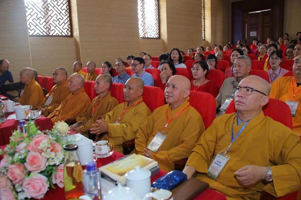 Chư tôn đức tham dự Hội thảo